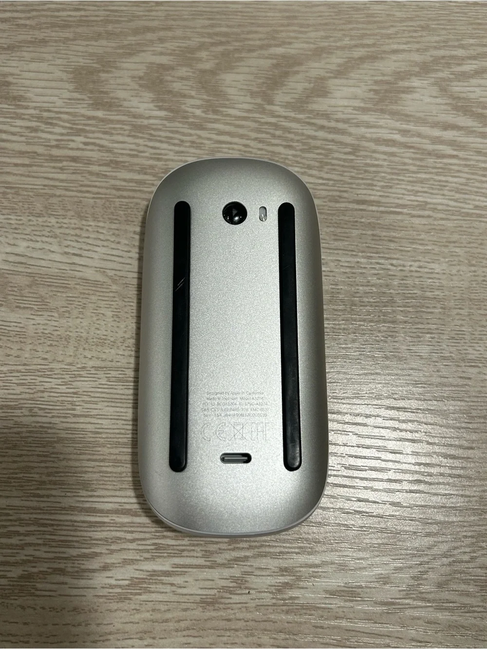 Apple White Wireless Magic Mouse - Multi-Touch Bluetooth Mouse